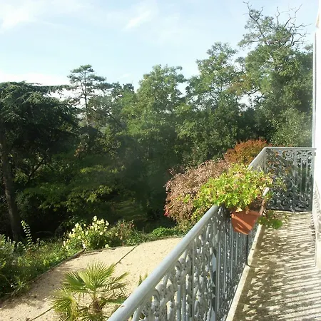 Alojamento de Acomodação e Pequeno-almoço Domaine De Castel Parc Niort