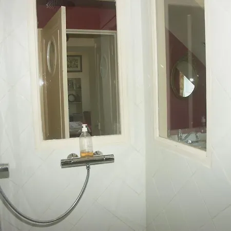 Domaine De Castel Parc Alojamento de Acomodação e Pequeno-almoço Niort